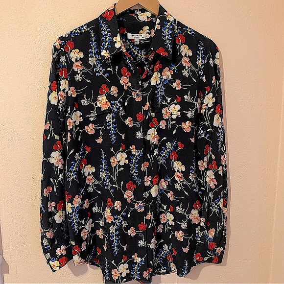 Equipment Femme Silk button down essential floral shirt Medium - Picture 4 of 8